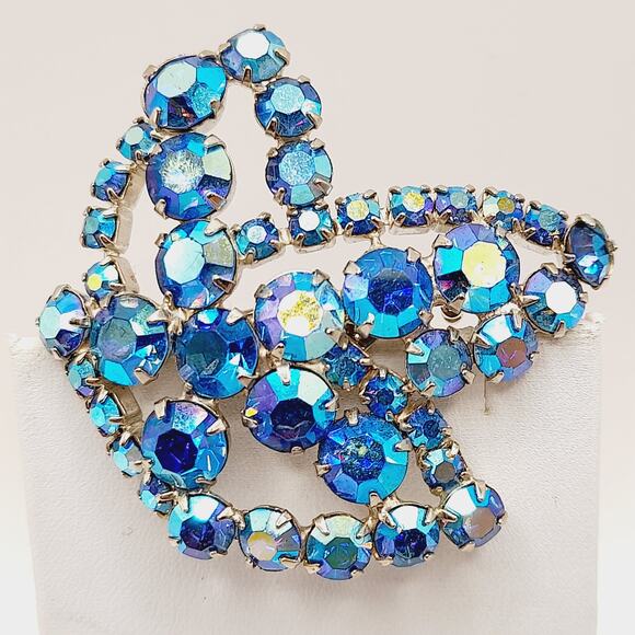 Vintage Blue Aurora Borealis Rhinestone Leaf Brooch, Openwork Rhodium Plated - Picture 10 of 10